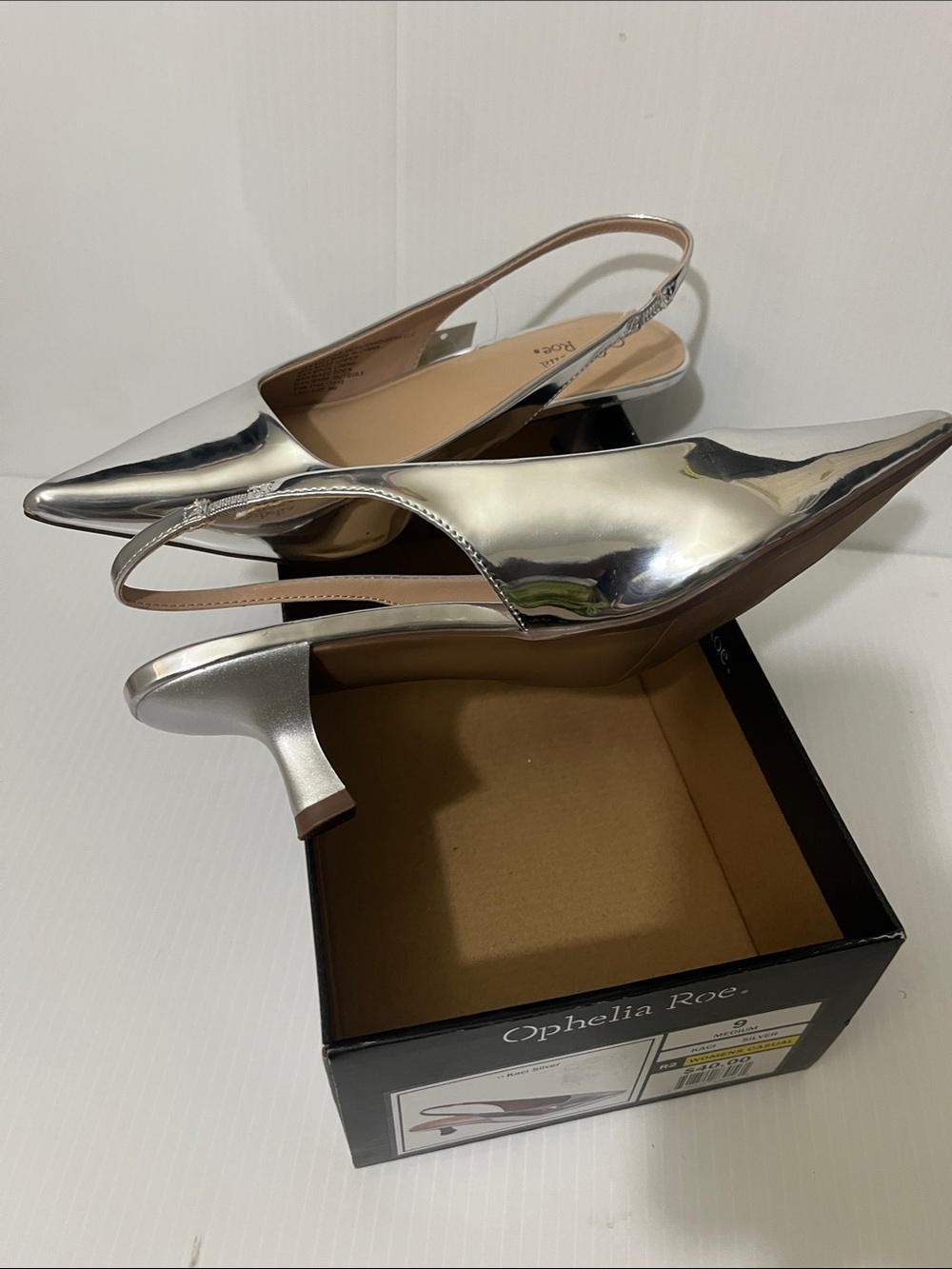 Silver Slingback Pointed-Toe Pumps for Women. - Picture 4 of 6